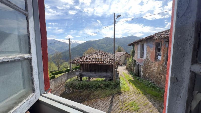 Foto bd9c659c-4124-4c66-b77c-11f8248bb980. Casa amb piscina a Quirós