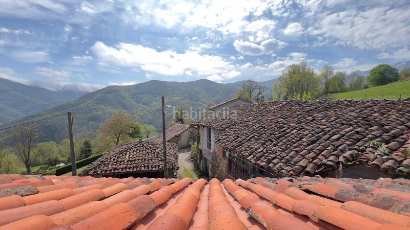 Foto d27c498a-989c-4564-874f-d8cd57122f03. Casa amb piscina a Quirós