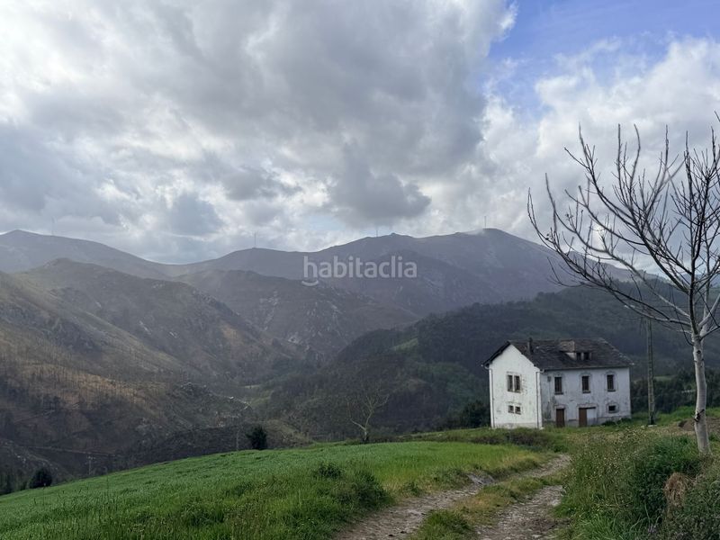 Foto b5a52e29-9c21-4a24-ae9c-95081f555ec6. Casa amb piscina a Valdés