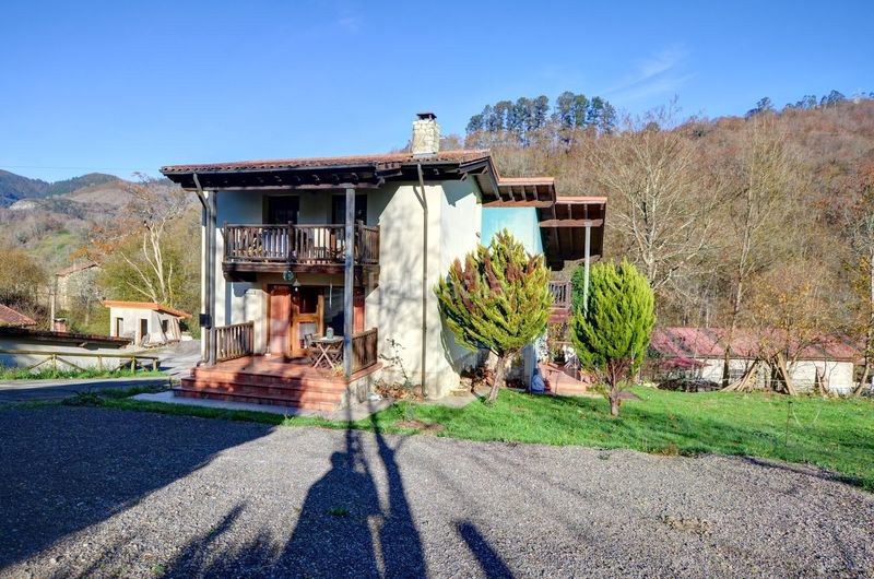 Foto 5ceec53e-85be-4a85-9b94-75953512a0f7. Casa amb calefacció aparcament piscina a Cangas de Onís