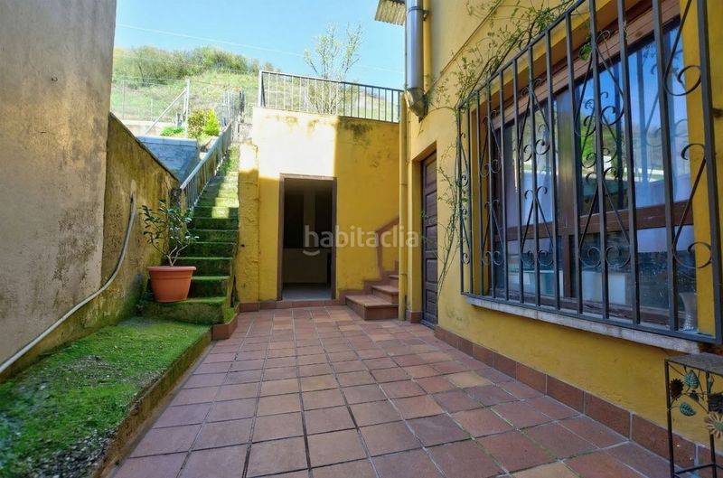 Foto 09a8575b-56dc-4d28-88c4-b2e5559490a6. Casa amb calefacció aparcament piscina a Lena