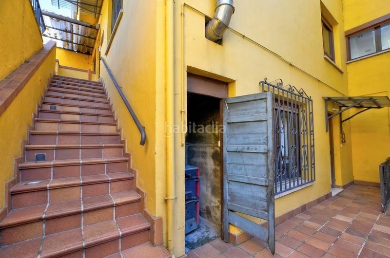 Foto 4df042e9-5df0-4d38-9752-37ac9a660568. Casa amb calefacció aparcament piscina a Lena