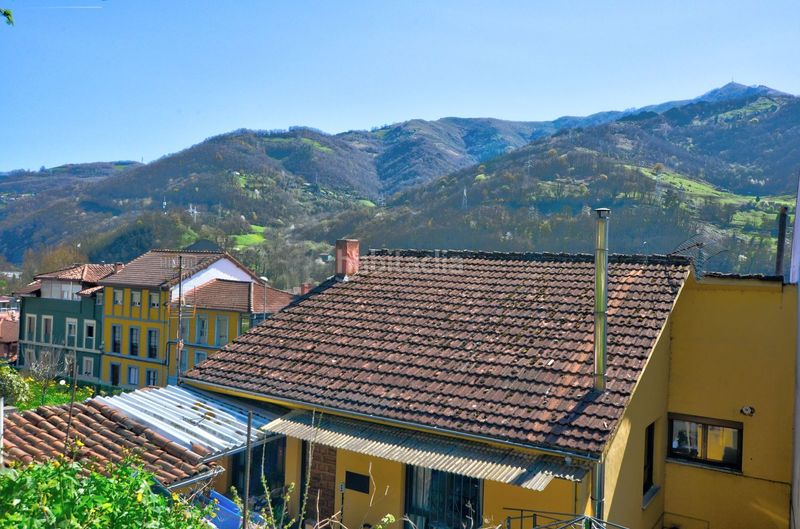 Foto b9374a6d-9915-4c2f-bec9-fe7bdff048d2. Casa amb calefacció aparcament piscina a Lena