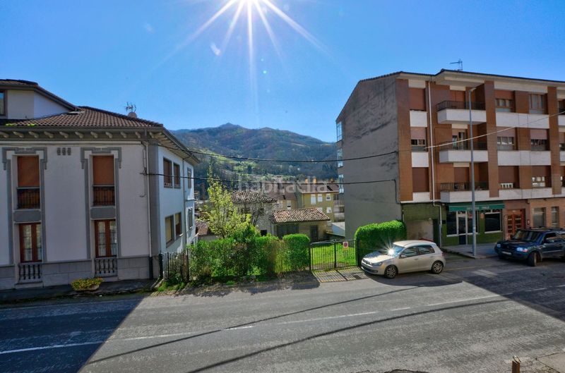 Foto bc604b83-2131-4e74-add3-0078ba447541. Casa amb calefacció aparcament piscina a Lena