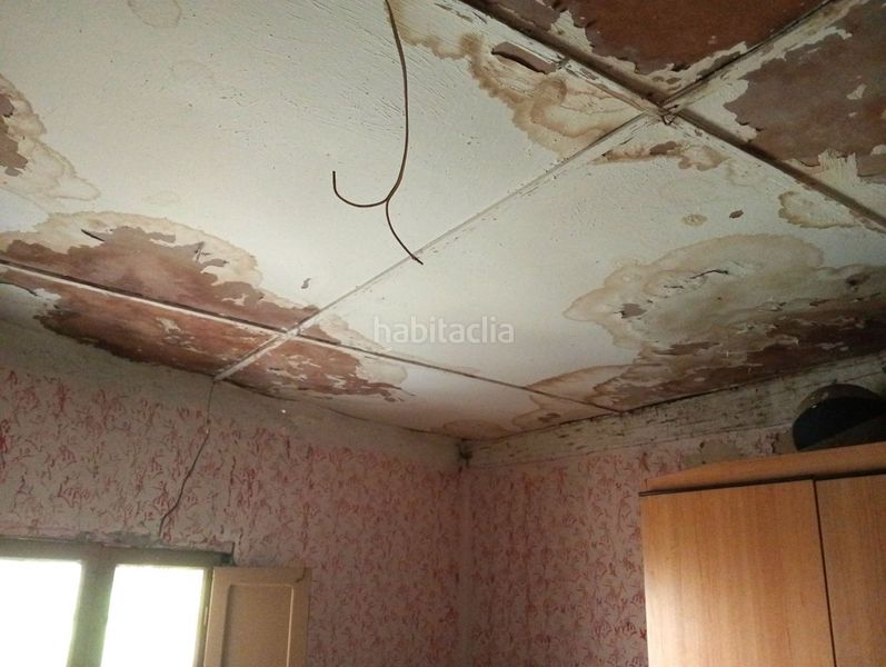 Foto aa592169-231e-42d5-aacc-5d6ed86fc12a. Casa amb piscina a Lena