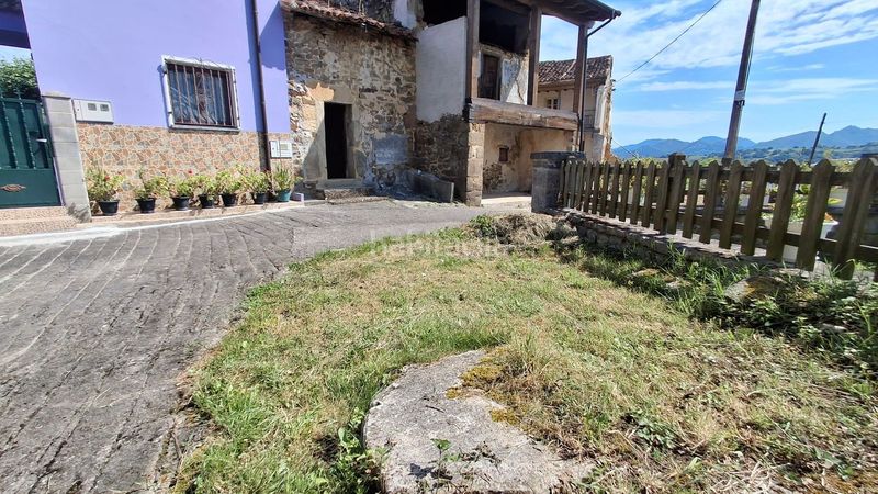 Foto 256f46a4-4be5-4d0c-bcba-9c015435d2cc. Casa amb piscina a Parres