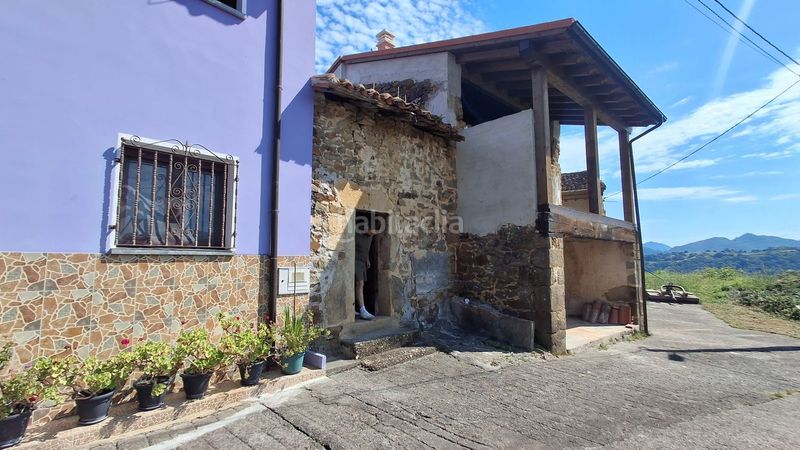 Foto 50c5601f-8954-49d2-8eed-16f3f5b69791. Casa amb piscina a Parres