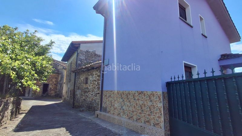 Foto fa5ee056-f67f-4992-9b6b-f6ce37f82c45. Casa amb piscina a Parres