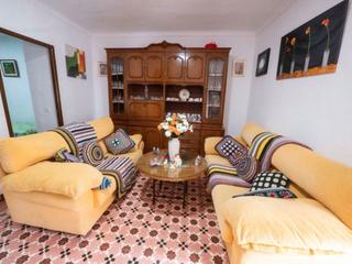 Casa  N/a. Gran casa con patio interior y cochera en alhama de granada!