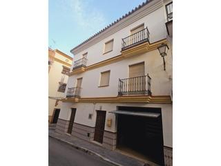 Maison  N/a. Gran casa con terraza y cochera cerrada en benamocarra!