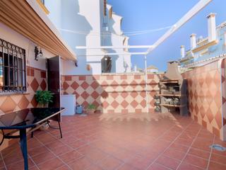 Chalet  N/a. Impresionante chalet con piscina en torre del mar!