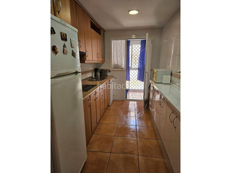 Foto 5e25f2f8-935f-4dd2-b27f-916d35e14db5. Alquiler piso encantador piso con piscina y plaza de parking costa! en Torrox