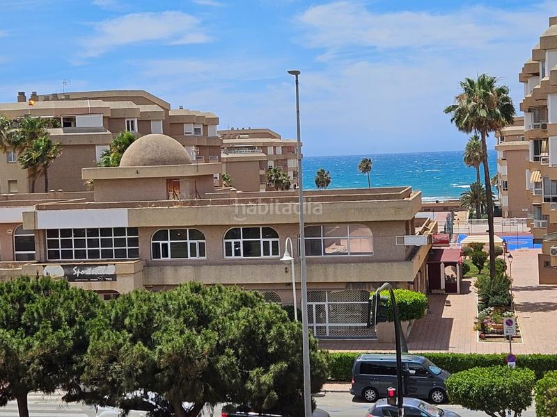 Foto 747a5db2-8273-4689-8473-fb21d77e3ebb. Alquiler piso encantador piso con piscina y plaza de parking costa! en Torrox