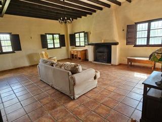 Casale  N/a. Gran casa de campo con nave en riogordo!