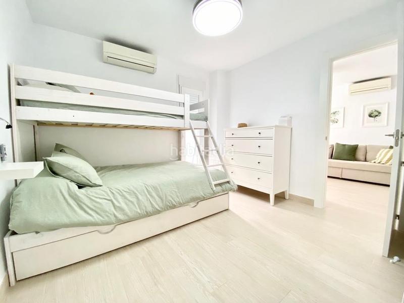 Foto 973a8a9e-a660-44c4-b2a7-a21fa66d2ce6. Alquiler piso increíble piso con garaje ! en Poniente-Faro Torre del Mar