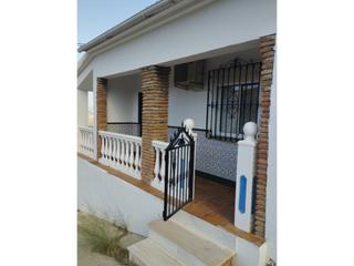 Masia  N/a. Encantadora casa con amplia cochera en alcaucín!