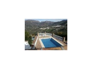 Masia a Alcaucín. Magnífica finca con piscina en canillas de aceituno!