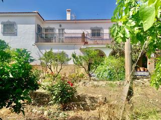 Casa  N/a. Gran casa en alcaucín, oportunidad única por su amplitud!
