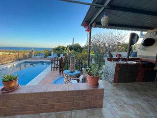 Mas  N/a. Magnífica casa de campo con piscina en nerja!