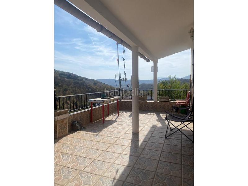 Foto b2e0d370-bf4e-4277-a343-8131e510a04a. Casa amplia casa con terraza y garaje ! en Canillas de Aceituno