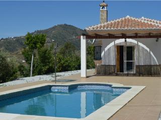 Mas  N/a. Privilegio de casa independiente con piscina en cómpeta!