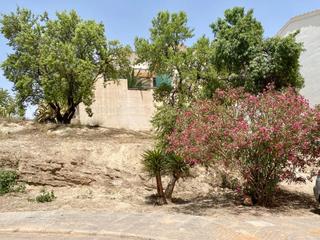 Terrain résidentiel à Alhama de Granada. Solar en esquina con vistas en urbanización moro