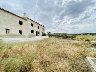 Mas à Arenas del Rey. Proyecto dos viviendas rurales con parcela
