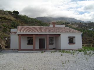 Casa en Canillas de Aceituno. Casa en canilla de aceituno!!