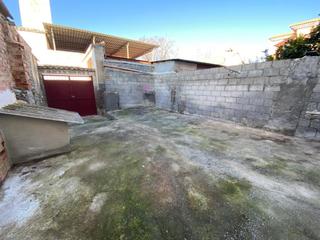 Casa  N/a. Casa con patiio y garaje