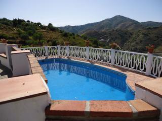 Chalet in Torrox Pueblo. Chalet con piscina y parcela en torrox