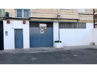 Locale commerciale in Alhama de Granada. Bajo comercial junto bar cabezas