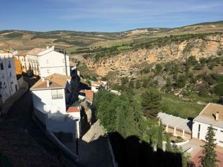Casa a Alhama de Granada. Opurtunidad! vistas directas a los tajos!