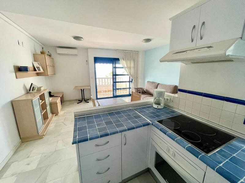 Foto c59929cd-48cd-4220-a84c-27bcba88da7b. Pis amb aparcament a El Morche Torrox