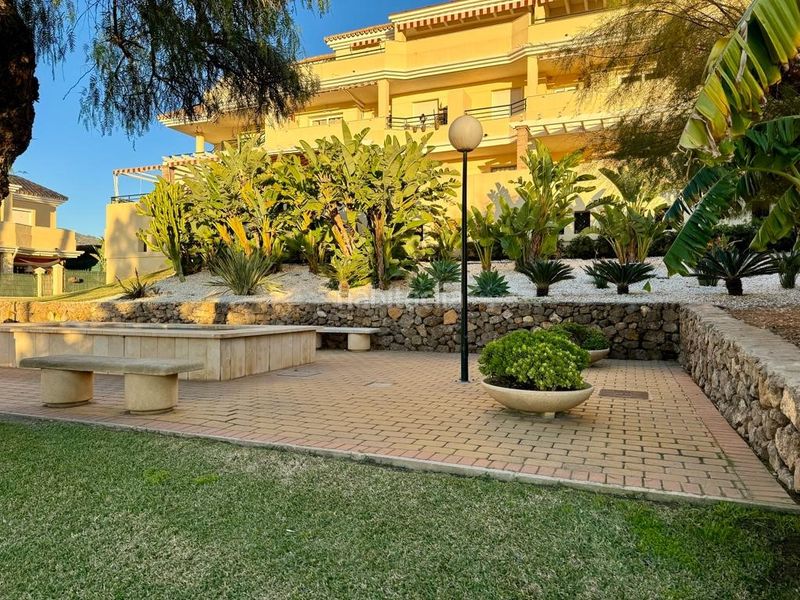 Foto 3242c105-f937-4f65-864b-57757e89e12b. Alquiler piso magnífico bajo con gran terraza y piscina en baviera golf en Caleta de Velez