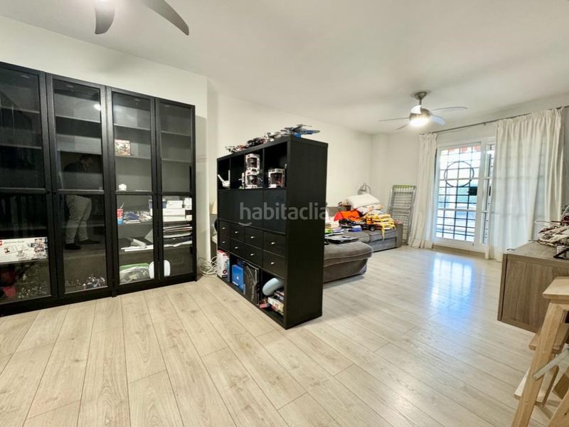 Foto a0fb0e97-87a0-43e4-a71d-8b376db7af50. Alquiler piso magnífico bajo con gran terraza y piscina en baviera golf en Caleta de Velez