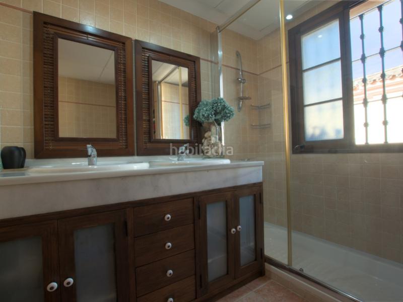 Foto bc9c7a15-bd9a-49b1-9c08-a1c543a8d877. Reihenhaus mit parking pool in Capellanía - Retamar Alhaurín de la Torre