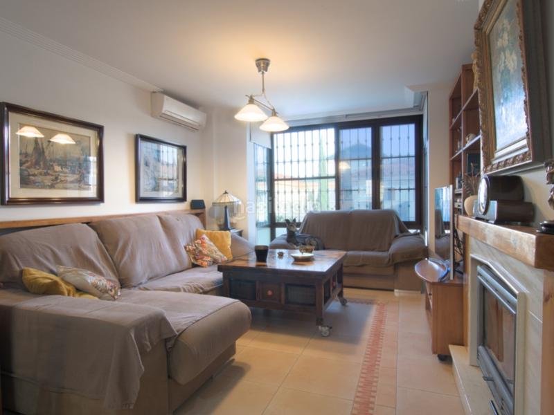 Foto f2bd5644-339d-4b93-9a27-225a0d838351. Reihenhaus mit parking pool in Capellanía - Retamar Alhaurín de la Torre