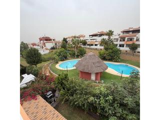 Pis  Calle bauhinias de baviera. Magnífico piso con piscina y gran terraza en caleta de vélez!