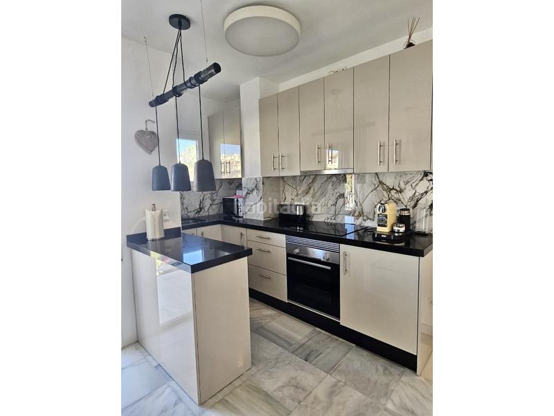 Foto bff21d98-7c59-42bb-ac9c-970673a3a9a4. Piso  en esquina con terraza y vistas al mar en El Peñoncillo! en Torrox