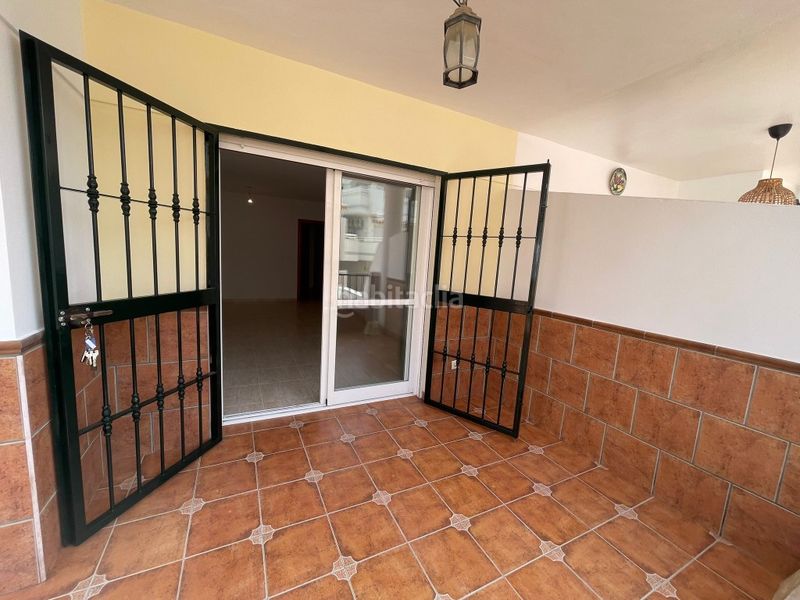 Foto 3e0ad8d1-24bc-4e90-a42e-7ef448d22d6e. Pis amb piscina a Urbanización Santa Rosa Torrox