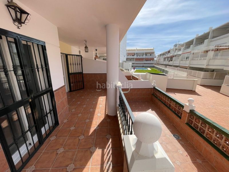 Foto fc3bef8f-f5fe-4935-9a37-9d3729e9938c. Pis amb piscina a Urbanización Santa Rosa Torrox