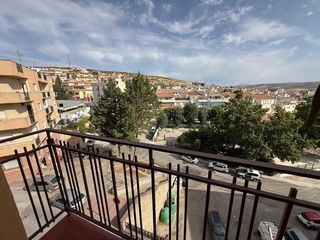 Pis  Calle fuerte. Piso amplio y céntrico en alhama de granada.