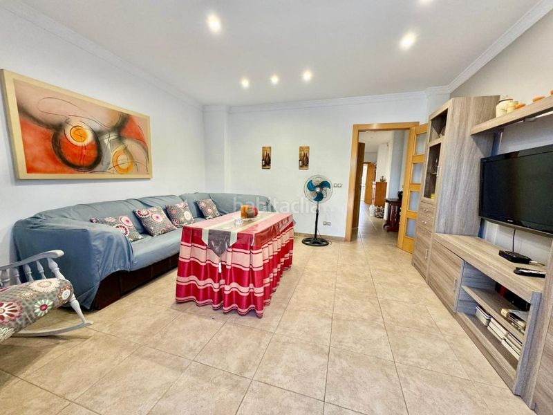Foto 126656c9-1cd5-4853-8a00-f72a3a2a95f7. Rent house in Paseo Marítimo de Levante Torre del Mar