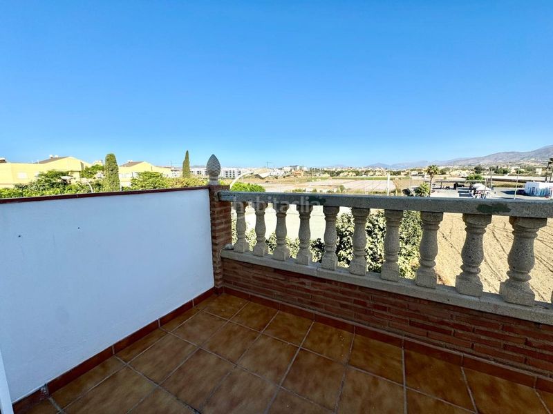 Foto f035cc25-d9ff-4595-aab3-67d971888761. Rent house in Paseo Marítimo de Levante Torre del Mar