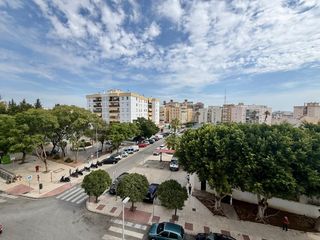 Flat  Calle rio isuela. Piso luminoso en pleno centro de torremolinos.