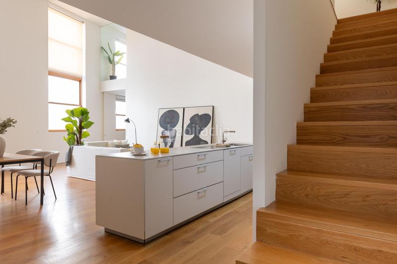 Foto c00b64f2-76ce-48df-baa9-583e49ae618c. Dúplex inversión en rentabilidad en el centro dúplex tipo loft en finca icónica en Sabadell