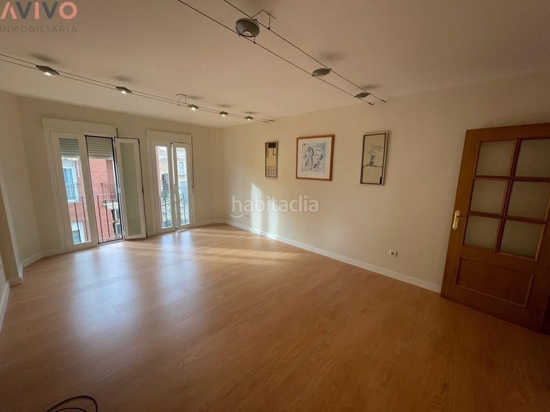 Foto cb8dccb8-0afb-4cdd-a626-5b8e88201a10. Pis a Casco Antiguo Águilas