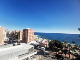 Lloguer Pis a El Rubial. Se alquila piso por temporadas con preciosas vistas al mar