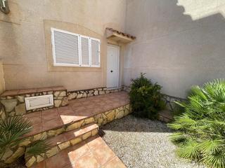 Duplex in Los Collados-Los Geraneos. Estrena tu hogar con jardín, solárium y piscina comunitaria.