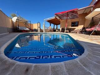 Casa a Los Collados-Los Geraneos. Villa independiente con piscina en todosol
